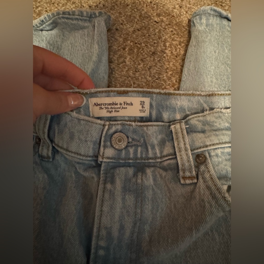 Abercrombie & Fitch 90’s Relaxed Jean High Rise - Picture 4 of 4